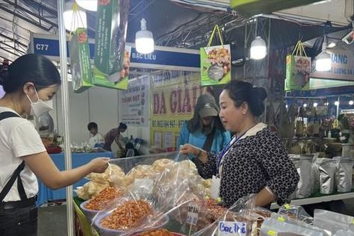 Lên mạng mua sắm