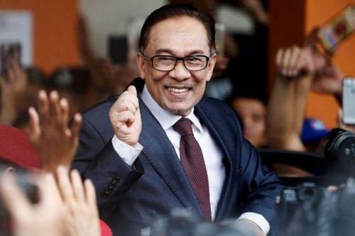 Quốc vương Malaysia chỉ định ông Anwar Ibrahim làm thủ tướng và đứng ra thành lập chính phủ