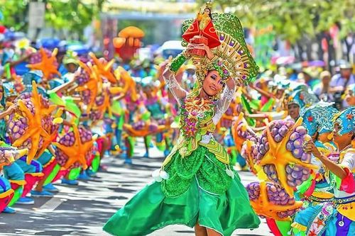 Thành phố nhỏ nhất cả nước đón lượng du khách gấp 64 lần dân số địa phương, thu 14.000 tỷ từ du lịch