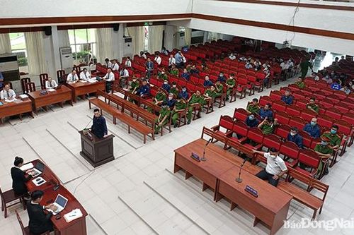 Xét xử đại án buôn lậu gần 200 triệu lít xăng: Đề nghị chuyển tội danh cho bị cáo Lê Thanh Trung sang tội trốn thuế