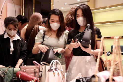 Chi hơn 30 triệu đồng mua sắm ngày Black Friday ở TP.HCM
