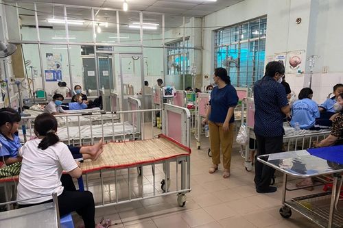 Tiền Giang: 14 học sinh bị ngộ độc nghi ngờ do sữa