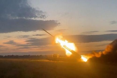 Nga khoe sức mạnh pháo phản lực BM-30 Smerch trong chiến dịch quân sự ở Ukraine