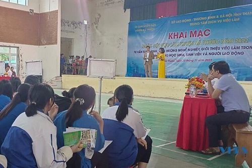 Ngày hội việc làm ở huyện vùng cao Bá Thước