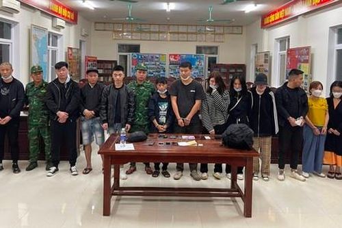 Bắt nhóm đối tượng đưa nhiều người Trung Quốc xuất cảnh trái phép