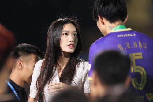 Dàn WAGs của các tuyển thủ Việt Nam ở chung kết Cúp Quốc gia
