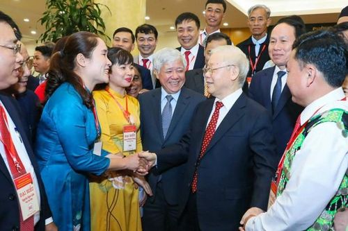 Tôn vinh 299 cán bộ Mặt trận cơ sở tiêu biểu