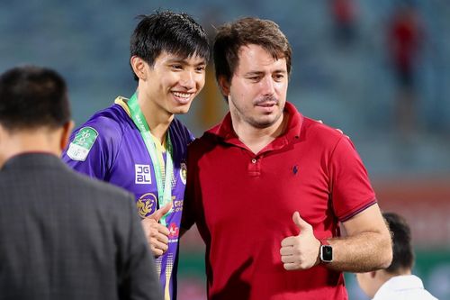 Đại diện Văn Lâm khen Văn Hậu
