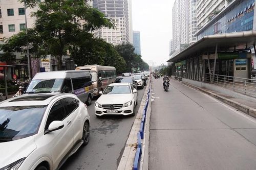 Chuyện 'trái ngược' ròng rã ở tuyến đường BRT
