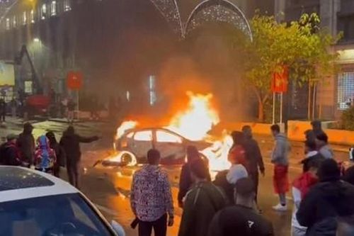 Bạo loạn kinh hoàng tại thủ đô Brussels sau trận Bỉ thua Morocco