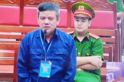Vụ buôn lậu gần 200 triệu lít xăng: Đội trưởng chống buôn lậu nhận hối lộ bị động?
