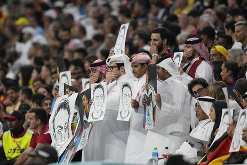 Fan bóng đá Qatar đáp trả hành động 'lạ' của tuyển Đức