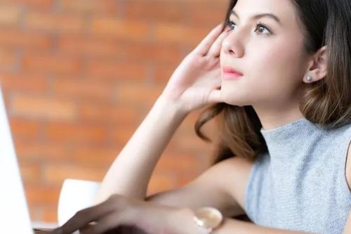 Cả nhà tôi giật mình khi biết số tiền chị dâu đưa chồng mỗi ngày