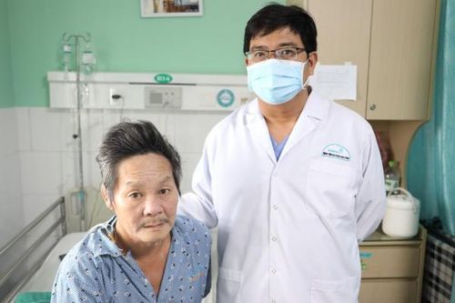 Suýt phải cắt bỏ chân trái vì bị vi khuẩn hiếm gặp tấn công vết trầy xước ngoài da