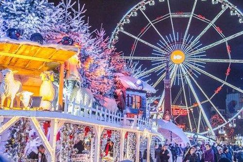 Chùm ảnh rực rỡ sắc màu tại Chợ Giáng sinh được bình chọn thú vị nhất thế giới