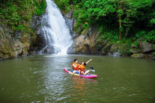 Cổng Trời Đông Giang lập kỷ lục Việt Nam về thác nước tự nhiên