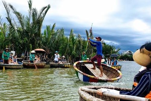 Khách quốc tế đến Việt Nam đạt mốc 2,95 triệu lượt người