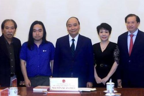 Chủ tịch nước biểu dương tài năng trẻ dịch Truyện Kiều sang tiếng Anh