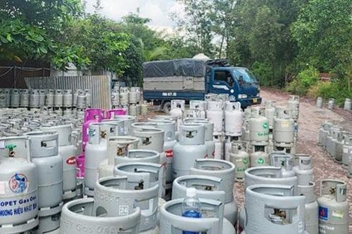 Điều tra điểm sang chiết gas trái phép ở bãi đỗ xe tại Đồng Nai