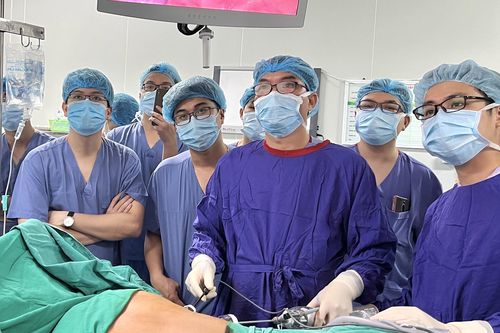Đau thắt lưng cả tháng trời, người đàn ông trẻ ở Hà Nội phát hiện bệnh rất hiếm