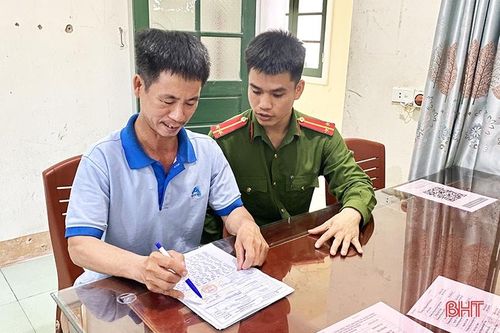 Vượt cả nghìn km trả lại tiền cho người chuyển nhầm vào tài khoản