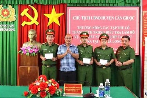Thưởng nóng các đơn vị khám phá nhanh vụ án giết người cướp tài sản