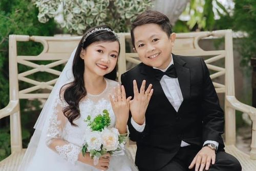 Cặp đôi tí hon 'gây bão' với lễ cưới ngọt ngào, lãng mạn tại Nghệ An