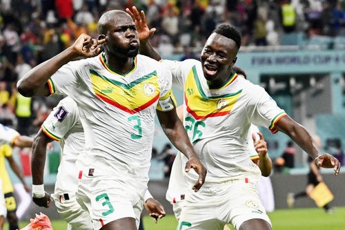 Senegal vỡ òa khi vào vòng 16 đội World Cup sau 20 năm chờ đợi