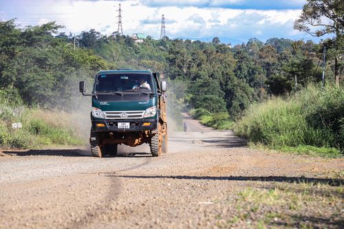 Đầu tư hơn 800 tỷ, làm 5 năm không xong 15 km đường