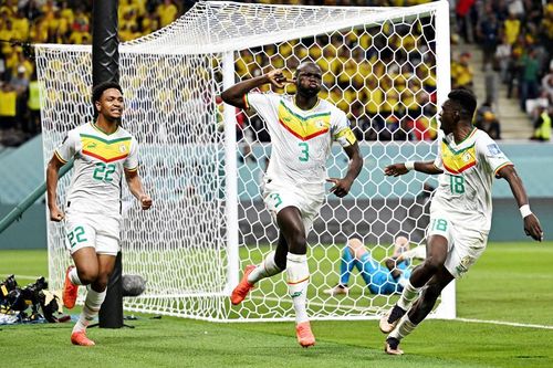 Senegal đánh gục Ecuador, đoạt vé vòng 1/8 World Cup
