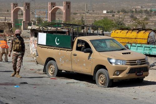 Đánh bom khủng bố đẫm máu sau khi nhóm Taliban tuyên bố tấn công khắp Pakistan