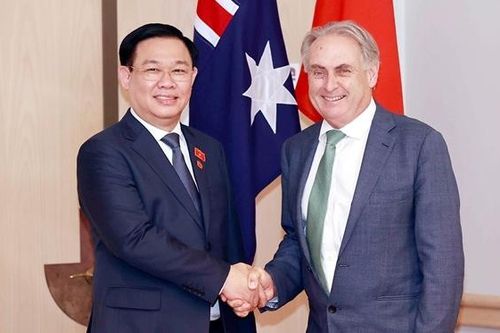 Chủ tịch Quốc hội Vương Đình Huệ tiếp Bộ trưởng Bộ Thương mại và Du lịch Australia