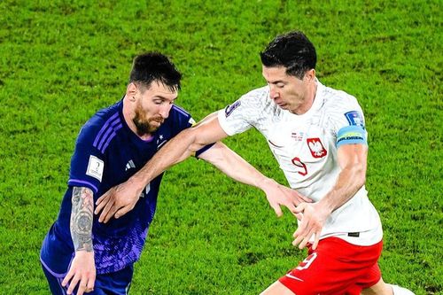 Chiếm ngôi đầu bảng, Argentina gặp đối thủ 'mềm' ở vòng 1/8