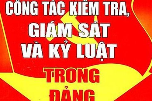 Ban Bí thư cách chức 2 cán bộ