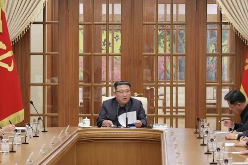 Nhà lãnh đạo Triều Tiên Kim Jong Un sắp triệu tập hội nghị lớn để bàn đối sách với Mỹ - Hàn
