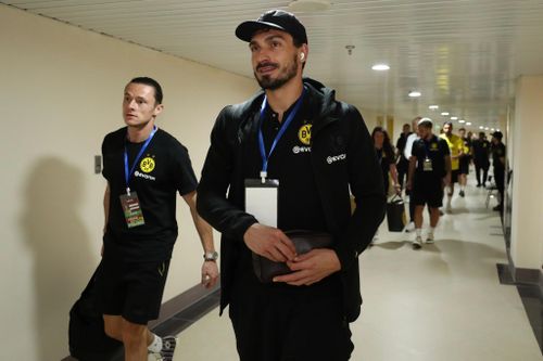 Lý do trọng tài không cho đá bù giờ trận Việt Nam vs Dortmund