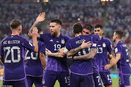 Argentina và Ba Lan giành vé vào vòng 1/8 World Cup 2022