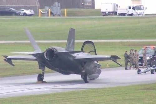 F-35 Mỹ gặp sự cố tại căn cứ không quân ở Okinawa