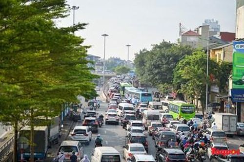 Vì sao giờ cao điểm, cầu Chương Dương tắc nghẽn?