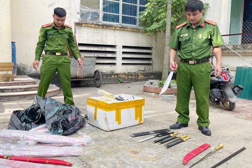 Quảng cáo vũ khí trên Tiktok, thanh niên bị công an 'sờ gáy'