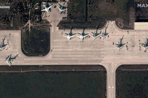 Gia tăng bất thường số lượng oanh tạc cơ Tu-95 và Tu-160 ở căn cứ không quân Engels