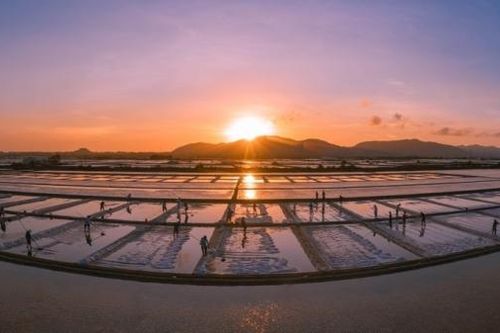 Ruộng muối Long Điền - Địa điểm check in không nên bỏ lỡ