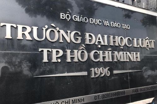 Hàng chục sinh viên Đại học Luật TP.HCM bị đuổi học