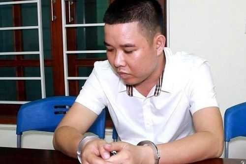 Bắt đối tượng cầm đầu đường dây vận chuyển pháo nổ từ nước ngoài về Việt Nam