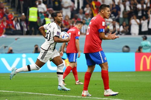Nhật Bản thắng Tây Ban Nha, Đức bị loại khỏi World Cup