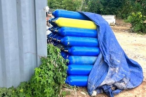 Đà Nẵng: Phát hiện tụ điểm tập kết bình khí cười dưới chân cầu