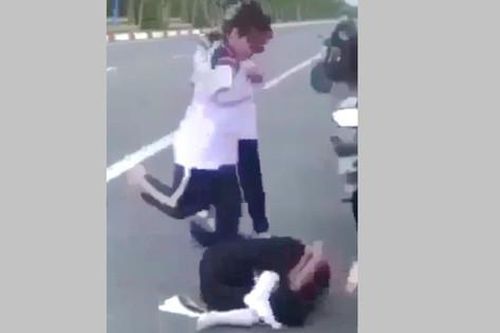 Bà Rịa - Vũng Tàu: Xác minh clip nữ sinh bị đánh hội đồng