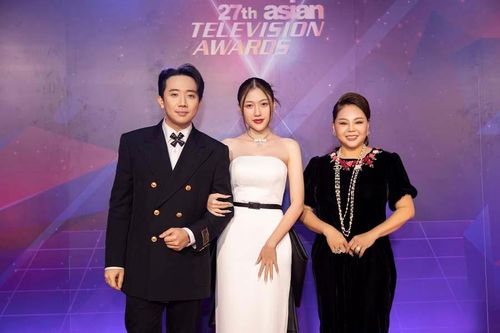 Sao Việt khoe sắc trên thảm đỏ Asian TV Awards