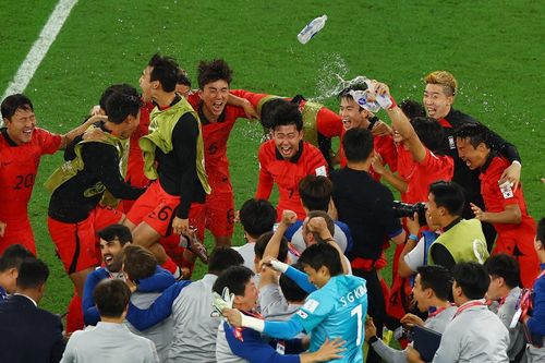 Hàn Quốc đi tiếp ở World Cup: Khoảnh khắc không dành cho người yếu tim