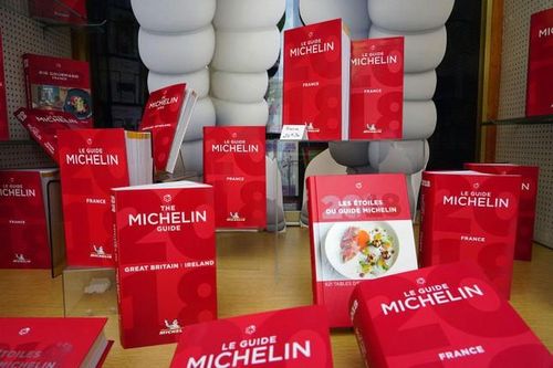 'Chiến thần review' ẩm thực Michelin về Việt Nam: Từ nhà hàng đến quán ăn lề đường đều có cơ hội